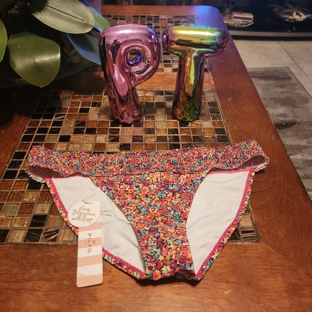 Pilyq swim bikini size L NEW